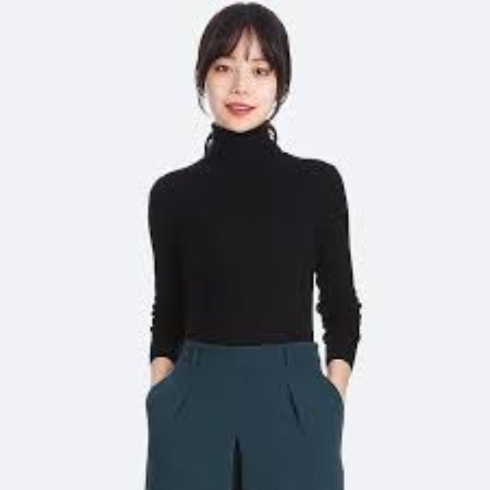 Uniqlo Black Wool Ribbed Turtleneck Size Medium